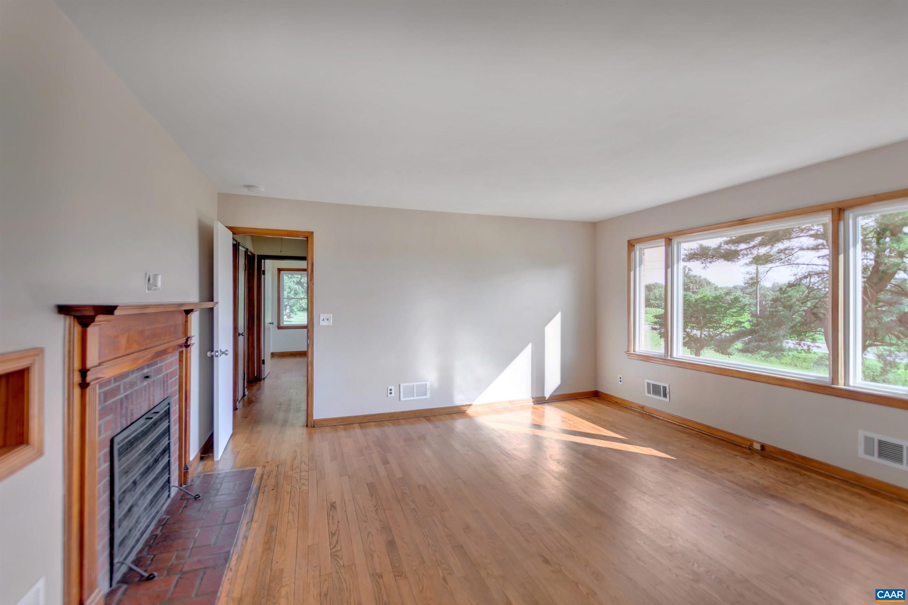 1542 Orange Road Pratts, VA 22731 - Photo 7 of 31 Gallery Image 7