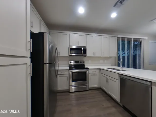 $2,349 | 2929 North 28th Street, Unit 9, Phoenix, AZ 85016