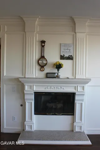 en empty room with windows