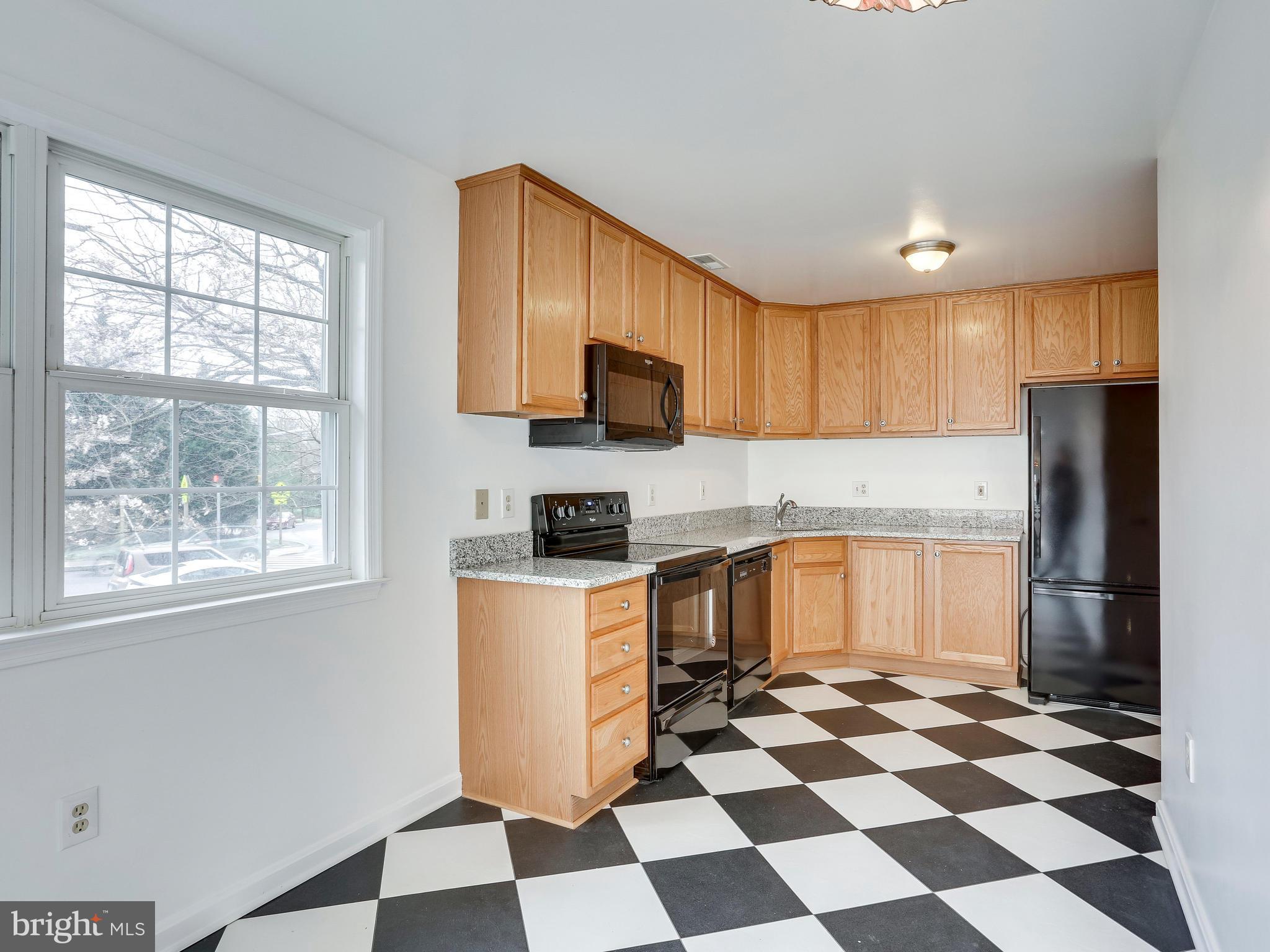 4815 River Road Bethesda, MD 20816 - Photo 12 of 30 Kitchen