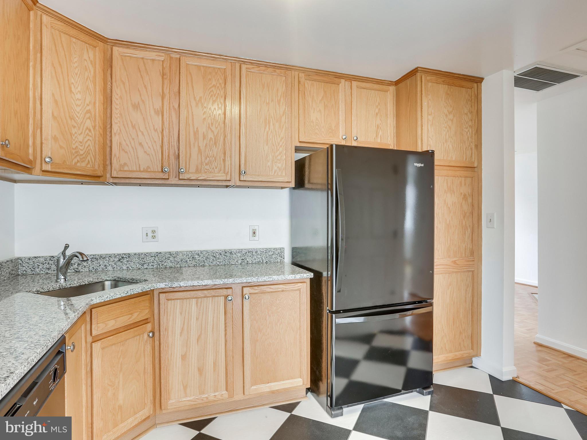 4815 River Road Bethesda, MD 20816 - Photo 13 of 30 Kitchen