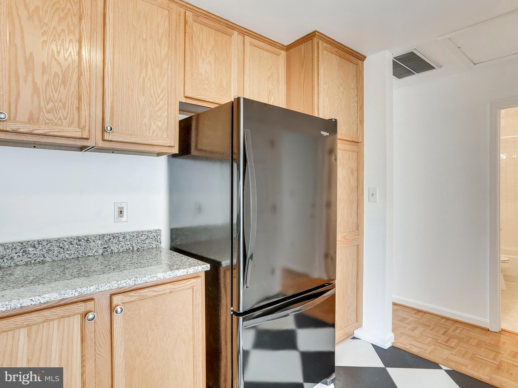 4815 River Road Bethesda, MD 20816 - Photo 15 of 30 Kitchen