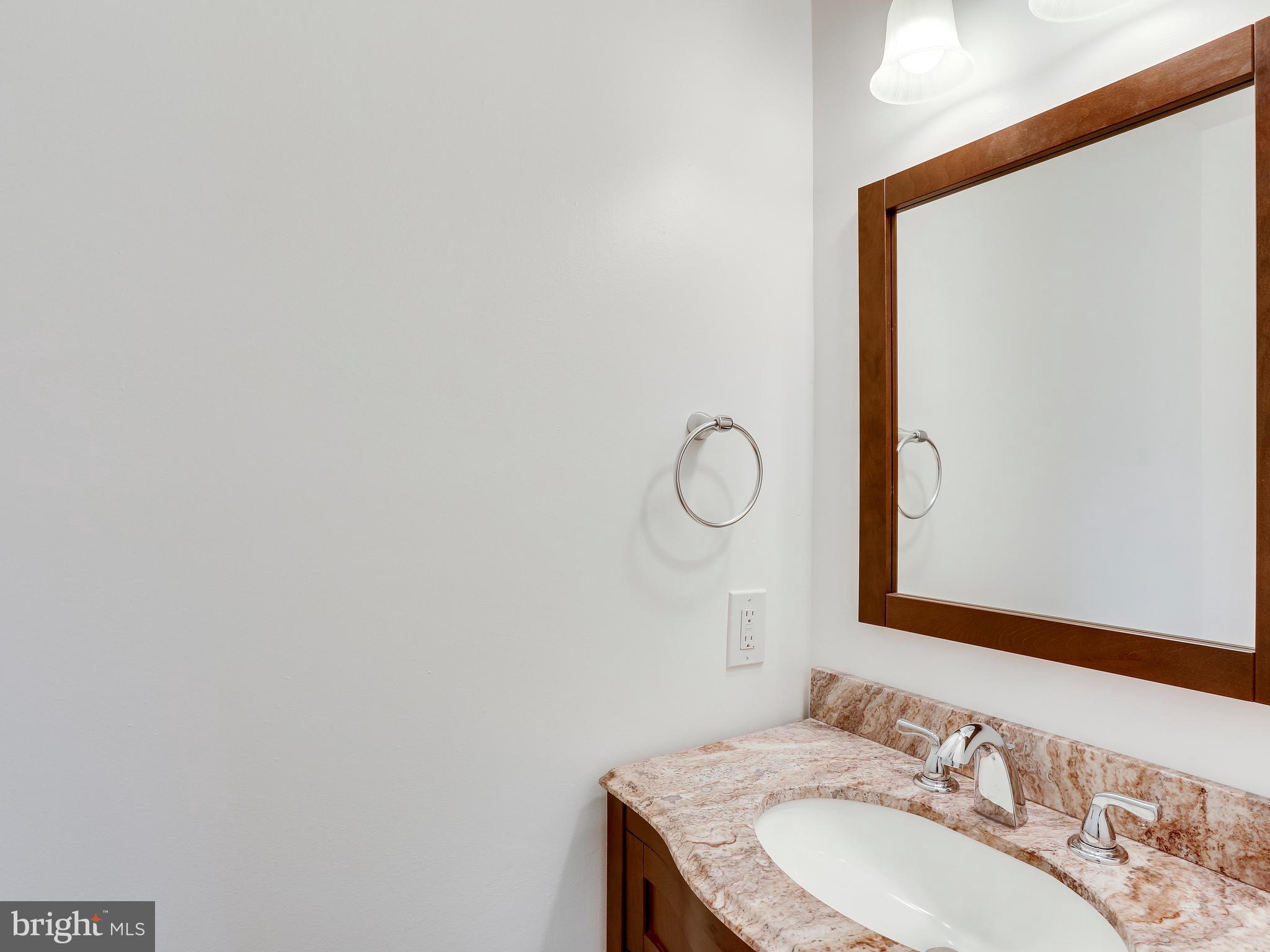 4815 River Road Bethesda, MD 20816 - Photo 20 of 30 Bath