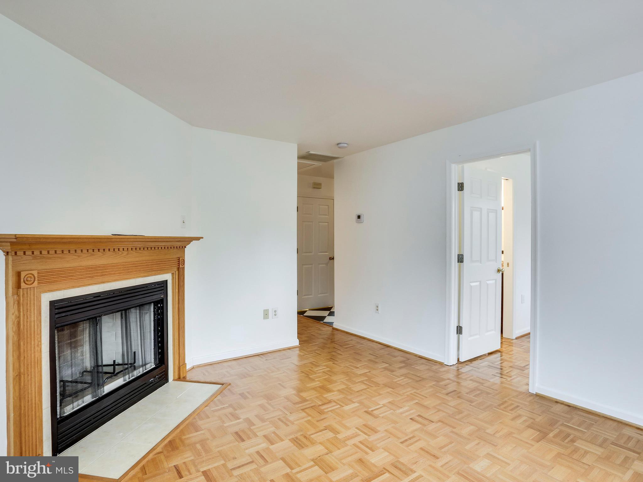 4815 River Road Bethesda, MD 20816 - Photo 8 of 30 Living Room