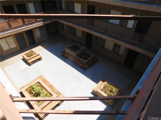 a view of an outdoor space