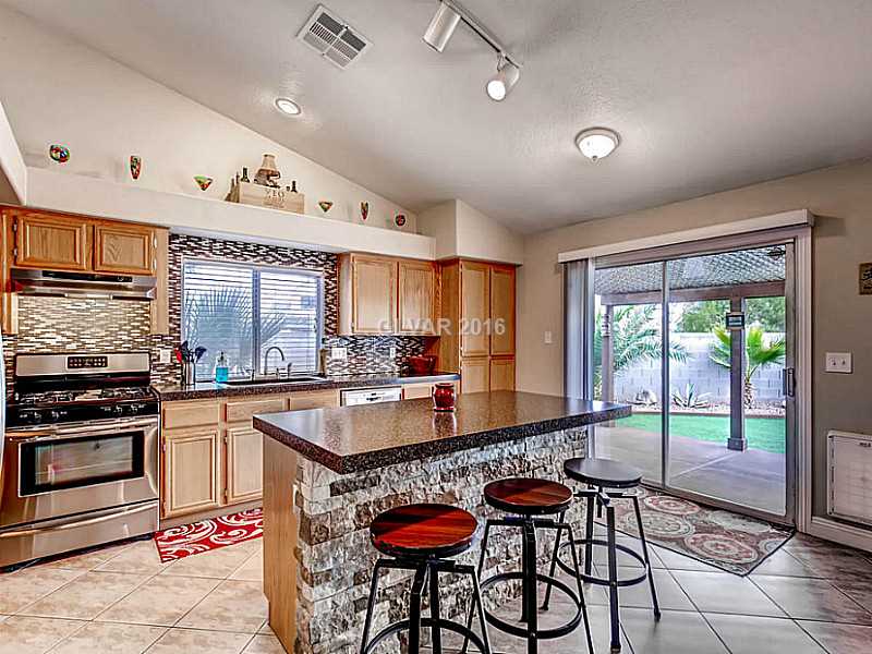 815 Rio Poco Court Henderson, NV 89015 - Photo 6 of 25 Kitchen.