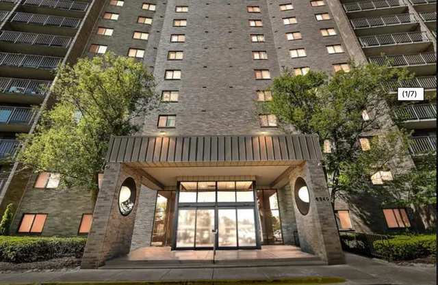 $199,900 | 6340 Americana Drive, Unit 903, Willowbrook, IL 60527