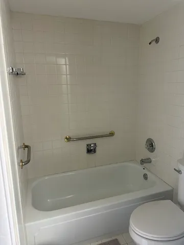 $199,900 | 6340 Americana Drive, Unit 903, Willowbrook, IL 60527