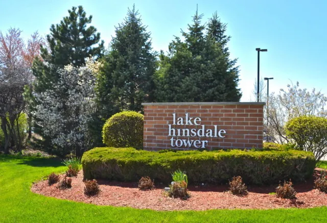 $199,900 | 6340 Americana Drive, Unit 903, Willowbrook, IL 60527