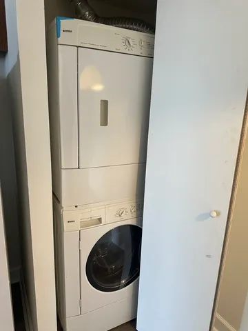 $199,900 | 6340 Americana Drive, Unit 903, Willowbrook, IL 60527