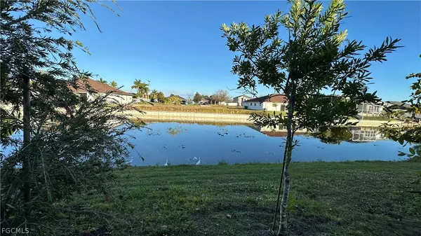 $1,750 | 3305 Southwest 15th Place, Cape Coral, FL 33914
