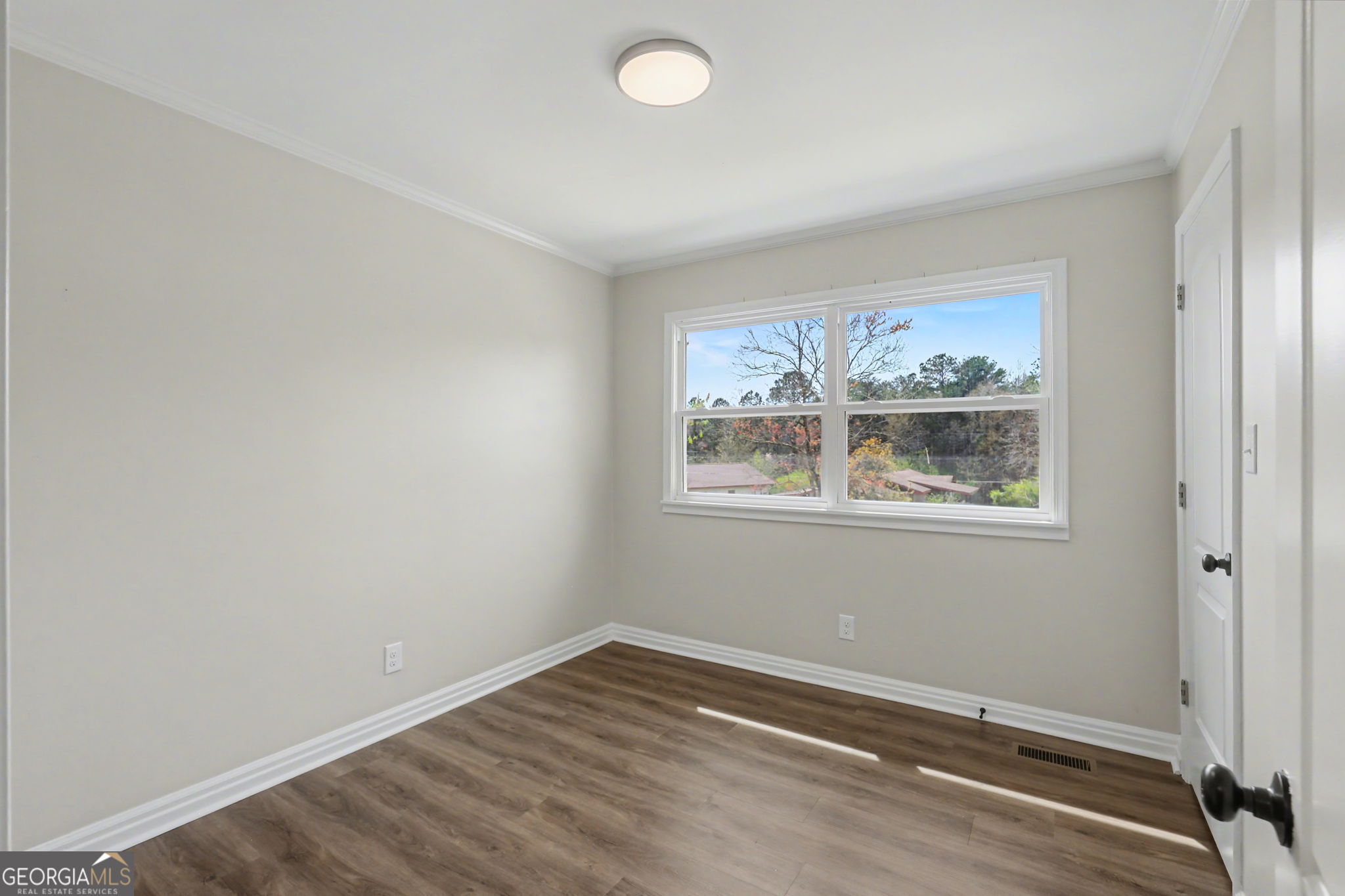 140 Kim Loop Road Demorest, GA 30535 - Photo 15 of 29 an empty room with a window
