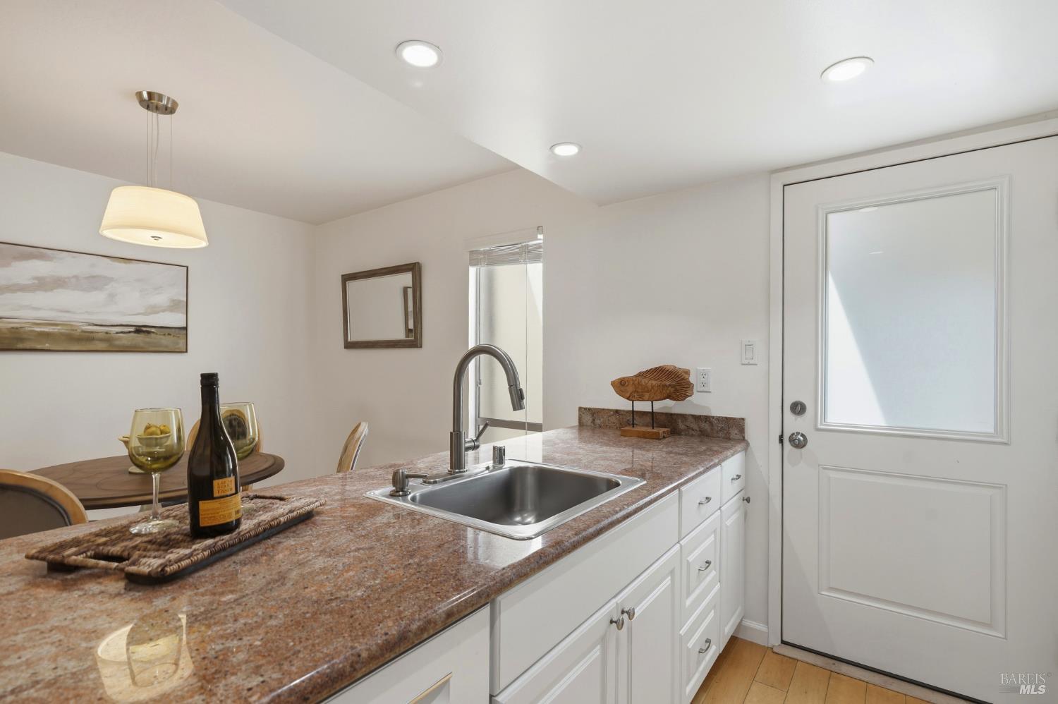 245 Roundtree Way San Rafael, CA 94903 - Photo 10 of 26