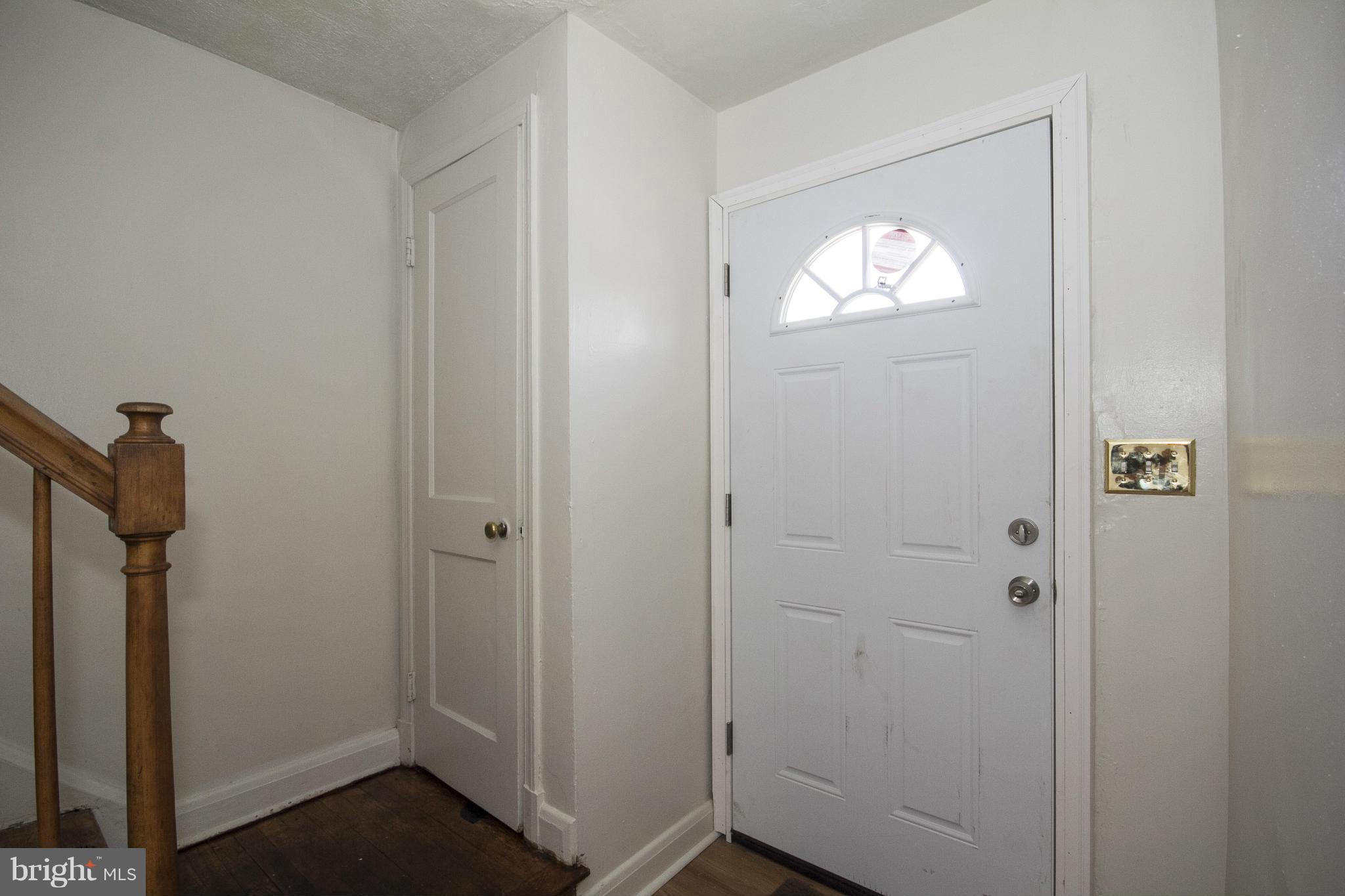 6424 Bushey Street Baltimore, MD 21224 - Photo 2 of 19 Foyer Entrance