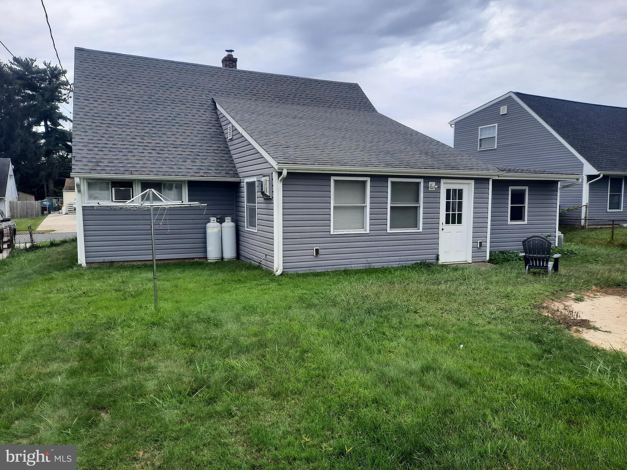 35 Wildflower Road Levittown, PA 19057 - Photo 3 of 19 Gallery Image 3
