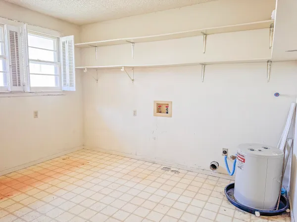 $215,000 | 303 Gary Lane, Denver City, TX 79323