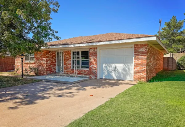 $215,000 | 303 Gary Lane, Denver City, TX 79323