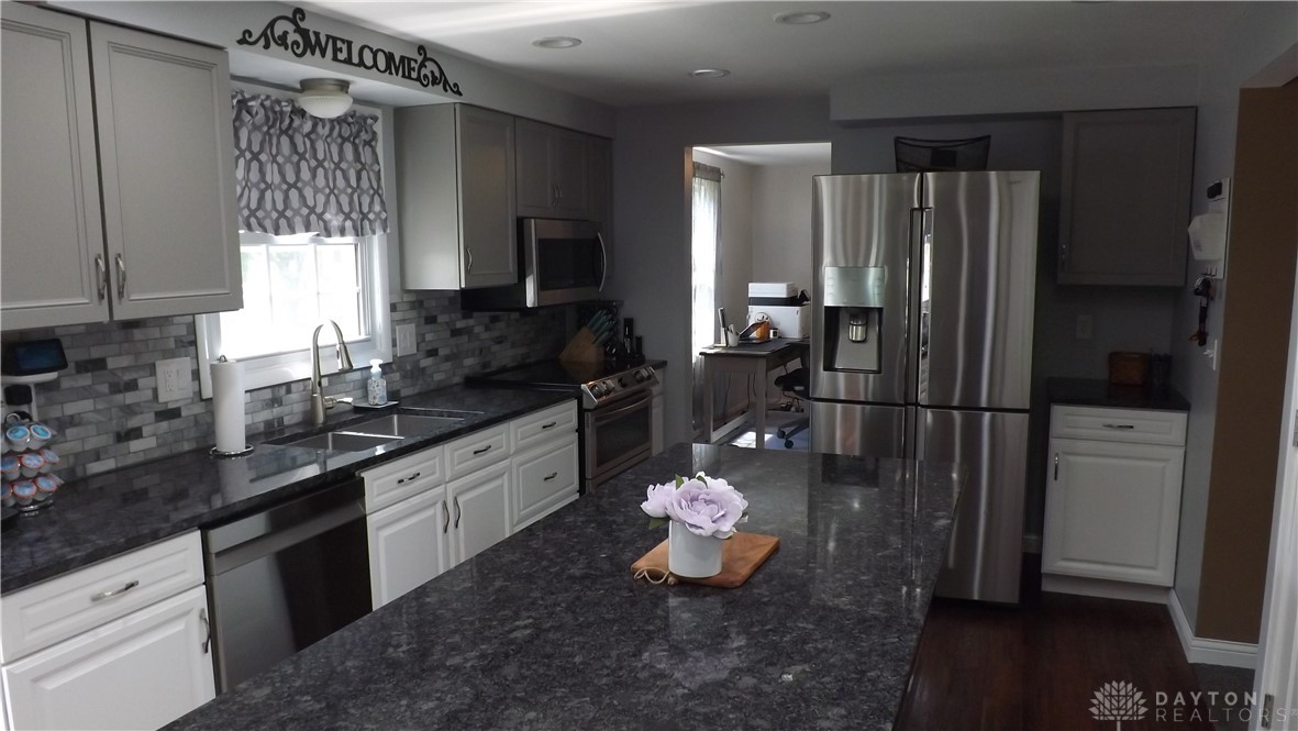 4138 Silver Oak Street Riverside, OH 45424 - Photo 9 of 54