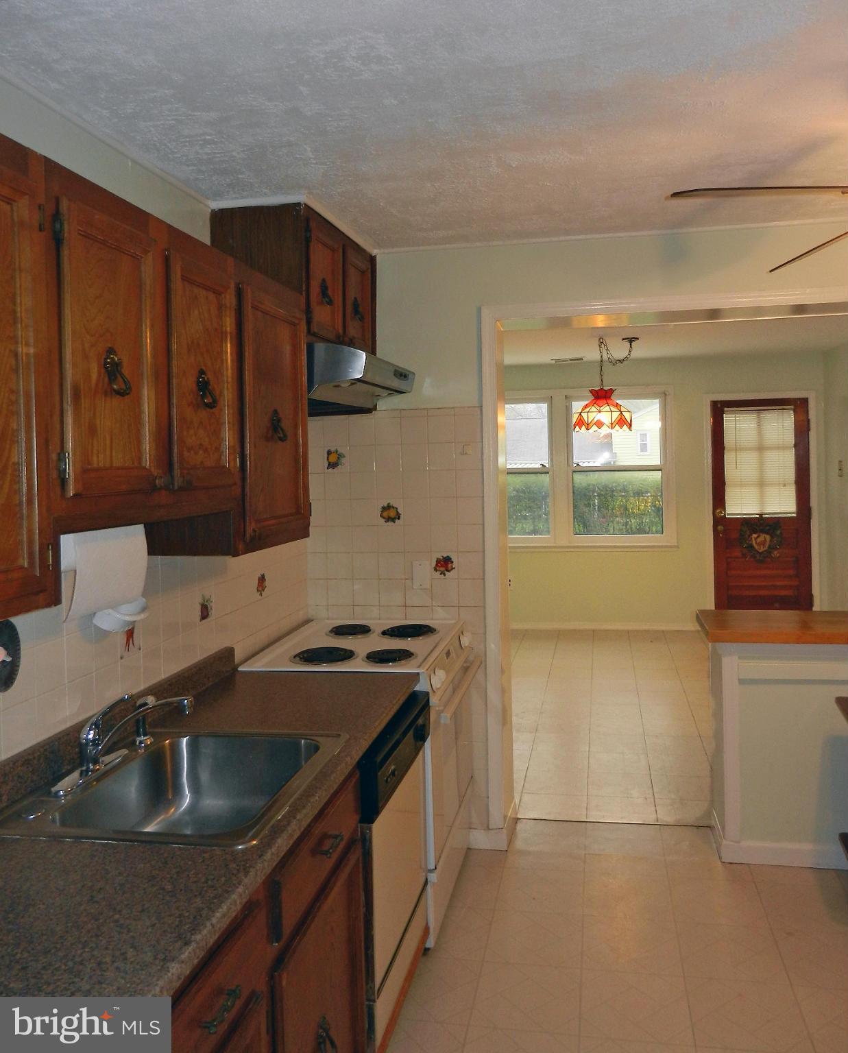 6609 Edsall Road Springfield, VA 22151 - Photo 19 of 26 Kitchen