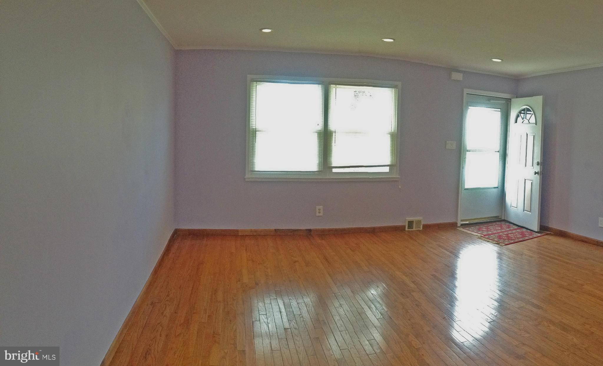 6609 Edsall Road Springfield, VA 22151 - Photo 9 of 26 Living Room