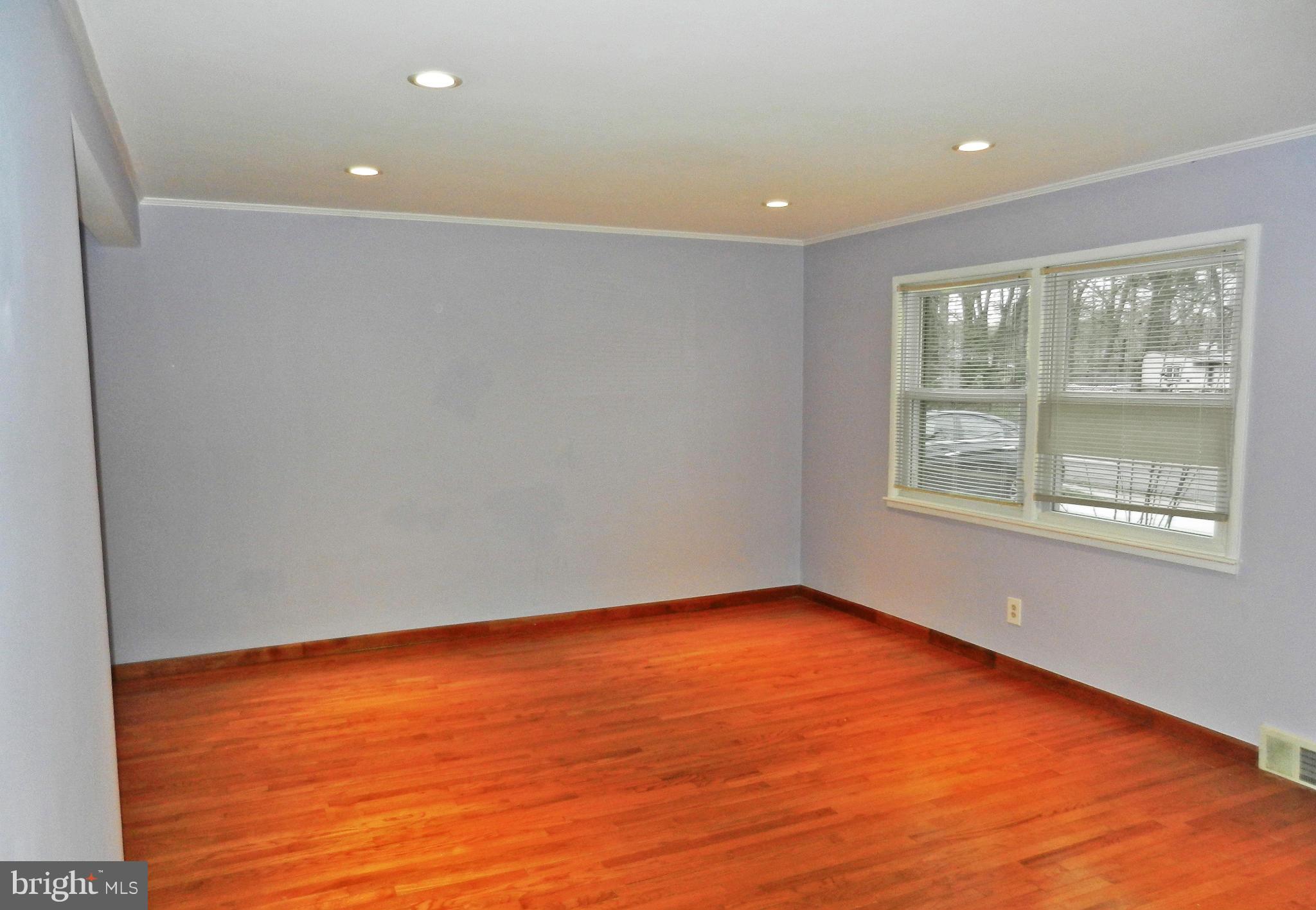 6609 Edsall Road Springfield, VA 22151 - Photo 10 of 26 Living Room