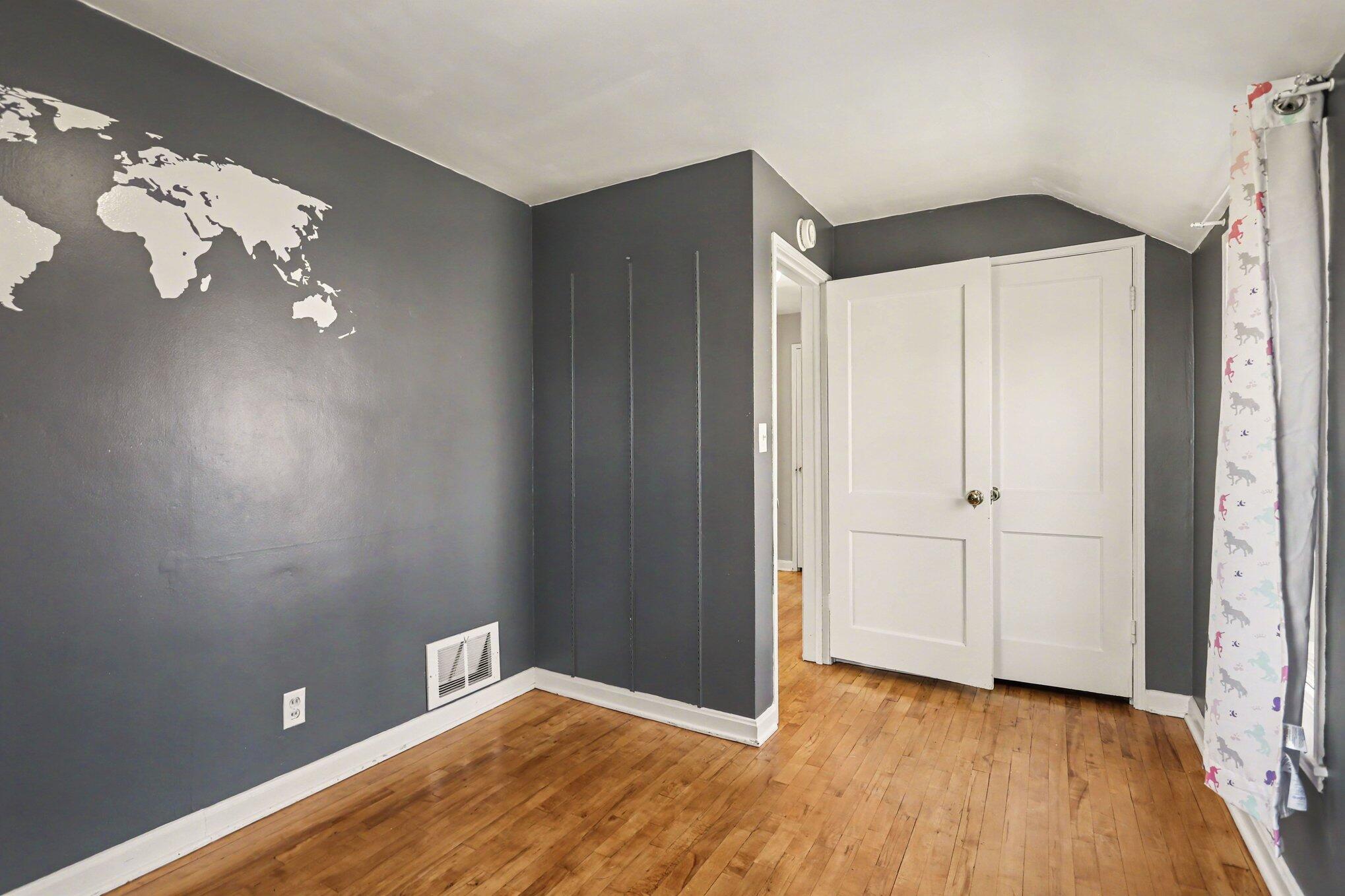 704 Whites Road Kalamazoo, MI 49008 - Photo 17 of 31 Bedroom #2