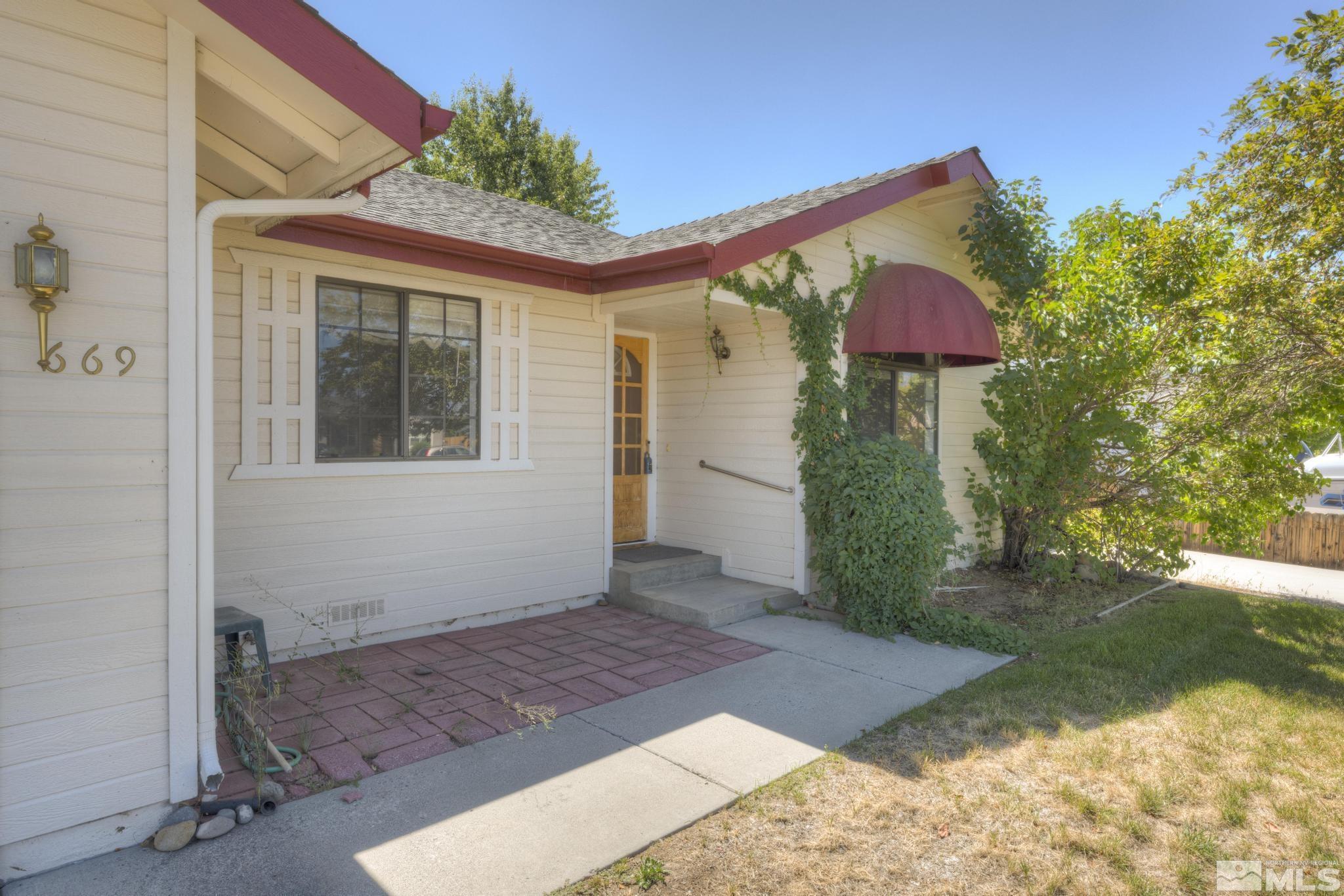 669 Long Valley Road Gardnerville, NV 89460 - Photo 4 of 36 Photo 4
