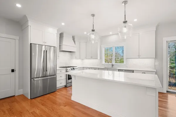 $1,549,000 | 15 Oak Avenue, Bourne, MA 02534