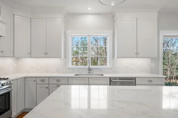 $1,549,000 | 15 Oak Avenue, Bourne, MA 02534