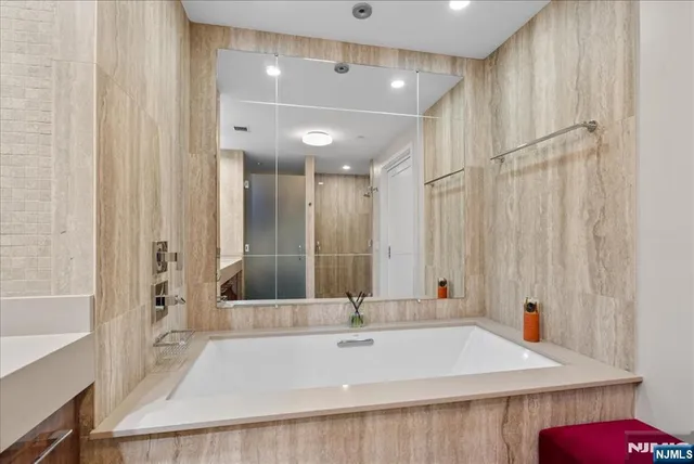 $3,300,000 | 1200 Ave At Port Imperial, Unit 705, Weehawken, NJ 07086