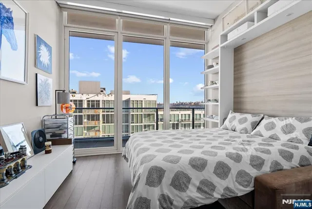 $3,300,000 | 1200 Ave At Port Imperial, Unit 705, Weehawken, NJ 07086