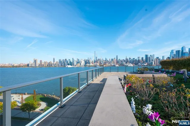 $3,300,000 | 1200 Ave At Port Imperial, Unit 705, Weehawken, NJ 07086