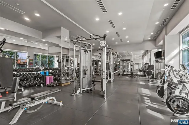 $3,300,000 | 1200 Ave At Port Imperial, Unit 705, Weehawken, NJ 07086