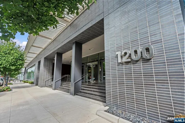 $3,300,000 | 1200 Ave At Port Imperial, Unit 705, Weehawken, NJ 07086