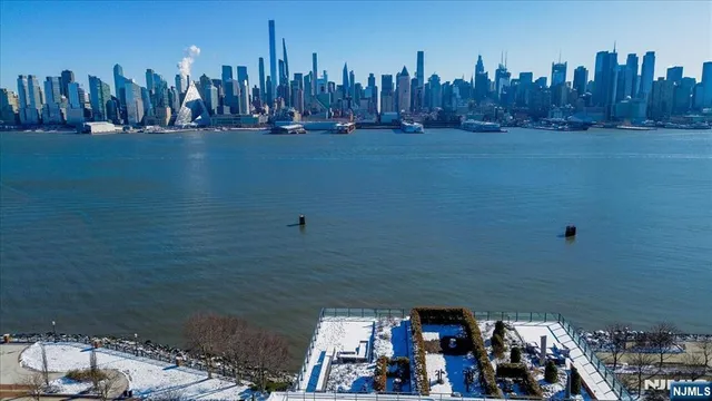 $3,300,000 | 1200 Ave At Port Imperial, Unit 705, Weehawken, NJ 07086