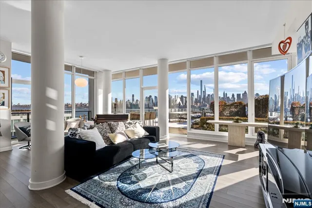 $3,300,000 | 1200 Ave At Port Imperial, Unit 705, Weehawken, NJ 07086