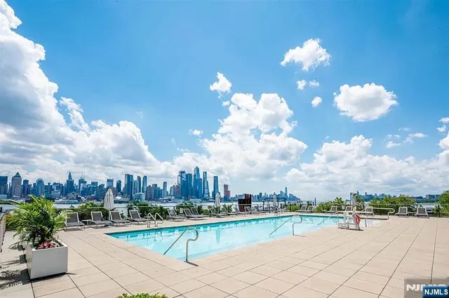 $3,300,000 | 1200 Ave At Port Imperial, Unit 705, Weehawken, NJ 07086