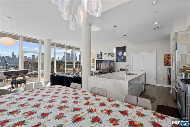 $3,300,000 | 1200 Ave At Port Imperial, Unit 705, Weehawken, NJ 07086