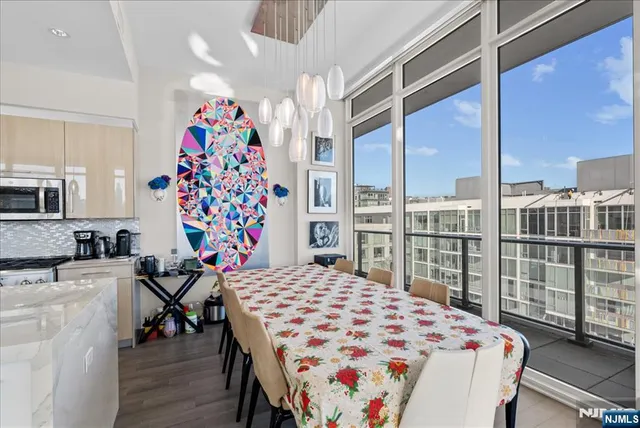 $3,300,000 | 1200 Ave At Port Imperial, Unit 705, Weehawken, NJ 07086
