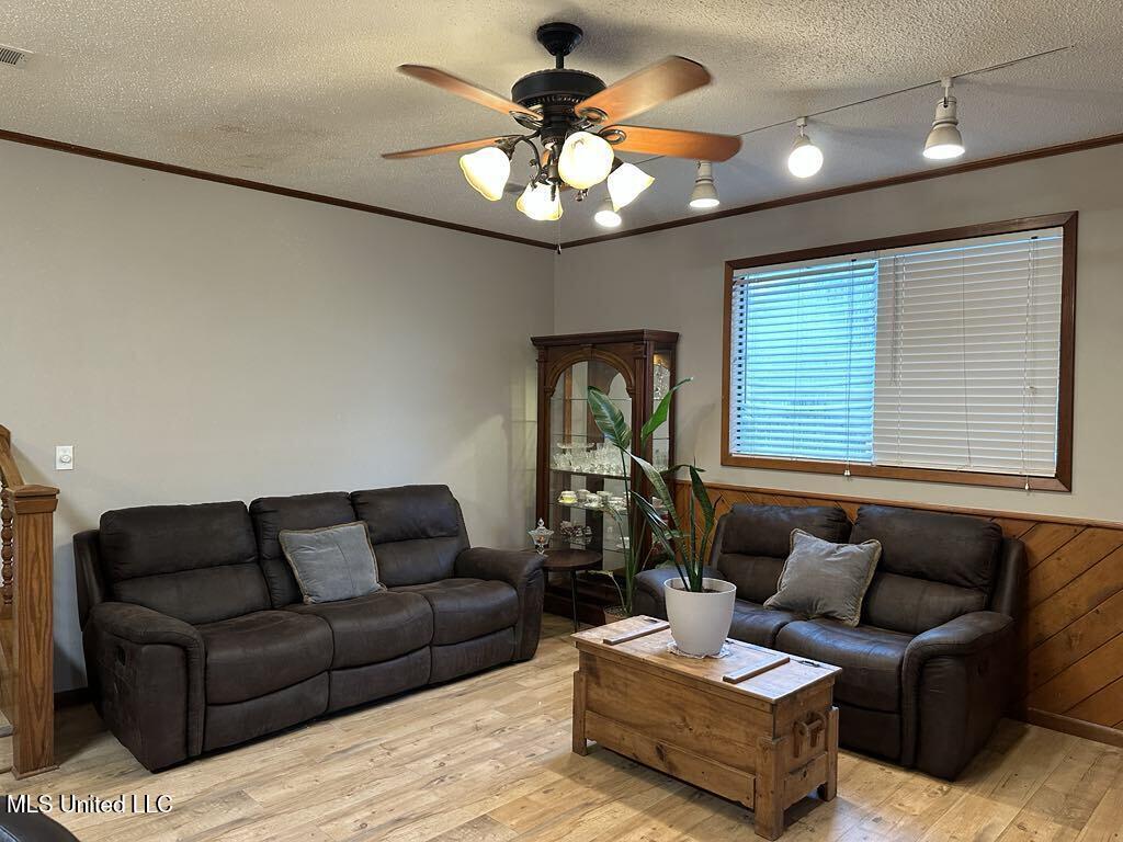 8 Chisholm Trail Wiggins, MS 39577 - Photo 3 of 19 64679e0b-9756-4dda-8176-be4e26b89063