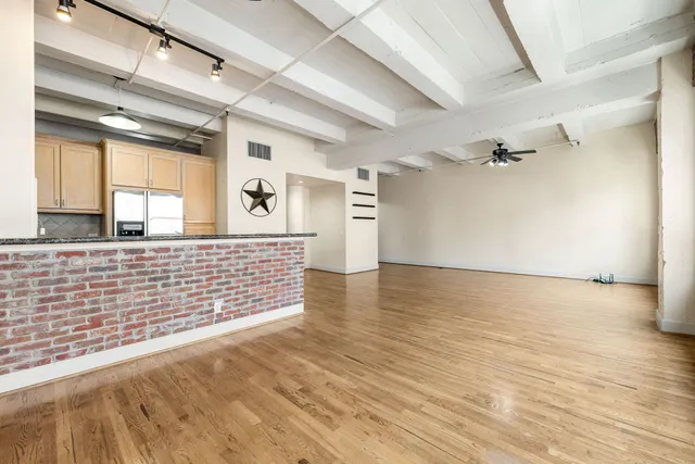 $275,000 | 1120 Texas Street, Unit 7D, Houston, TX 77002