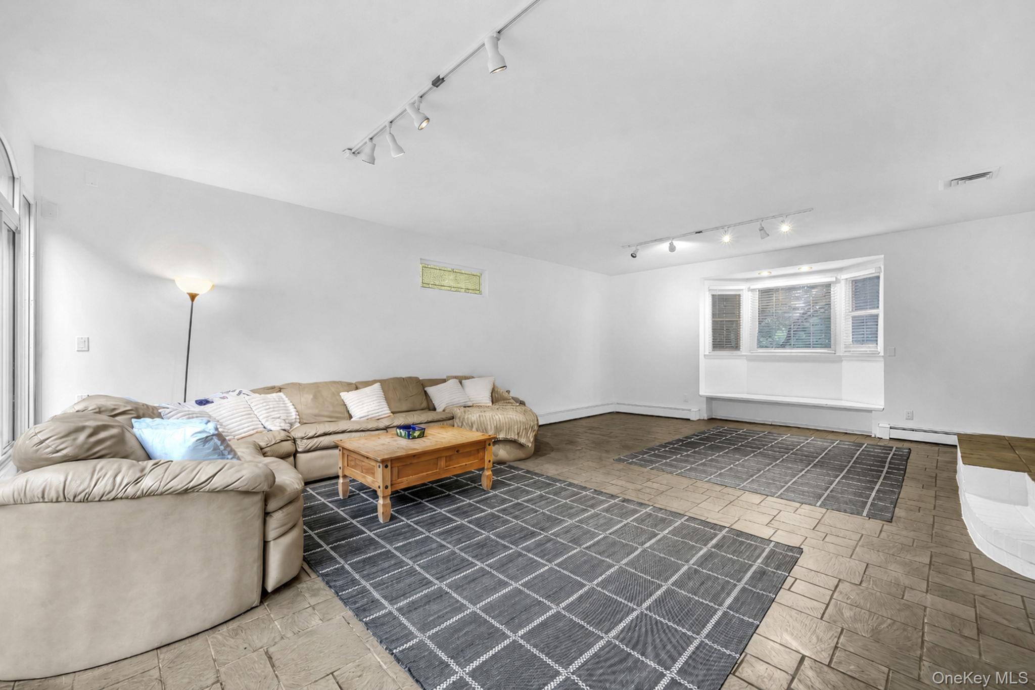 863 Richmond Road East Meadow, NY 11554 - Photo 20 of 44