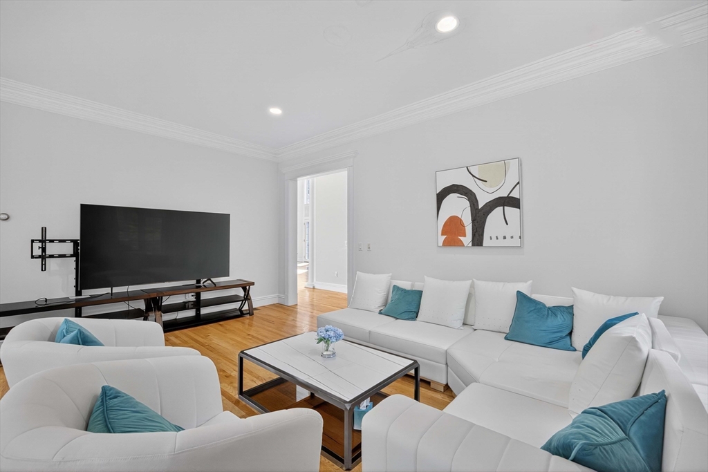 11 Elizabeth Way Lynnfield, MA 01940 - Photo 16 of 40