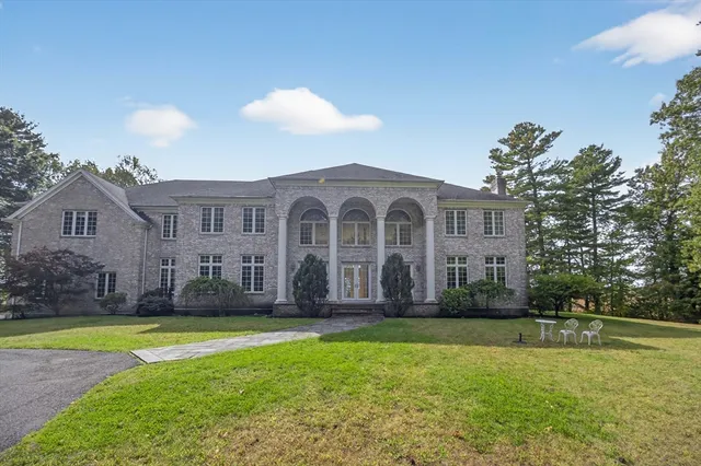 $8,950,000 | 11 Elizabeth Way, Lynnfield, MA 01940