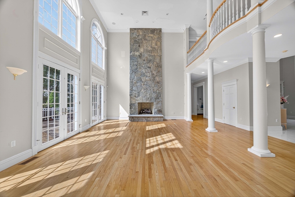 11 Elizabeth Way Lynnfield, MA 01940 - Photo 8 of 40