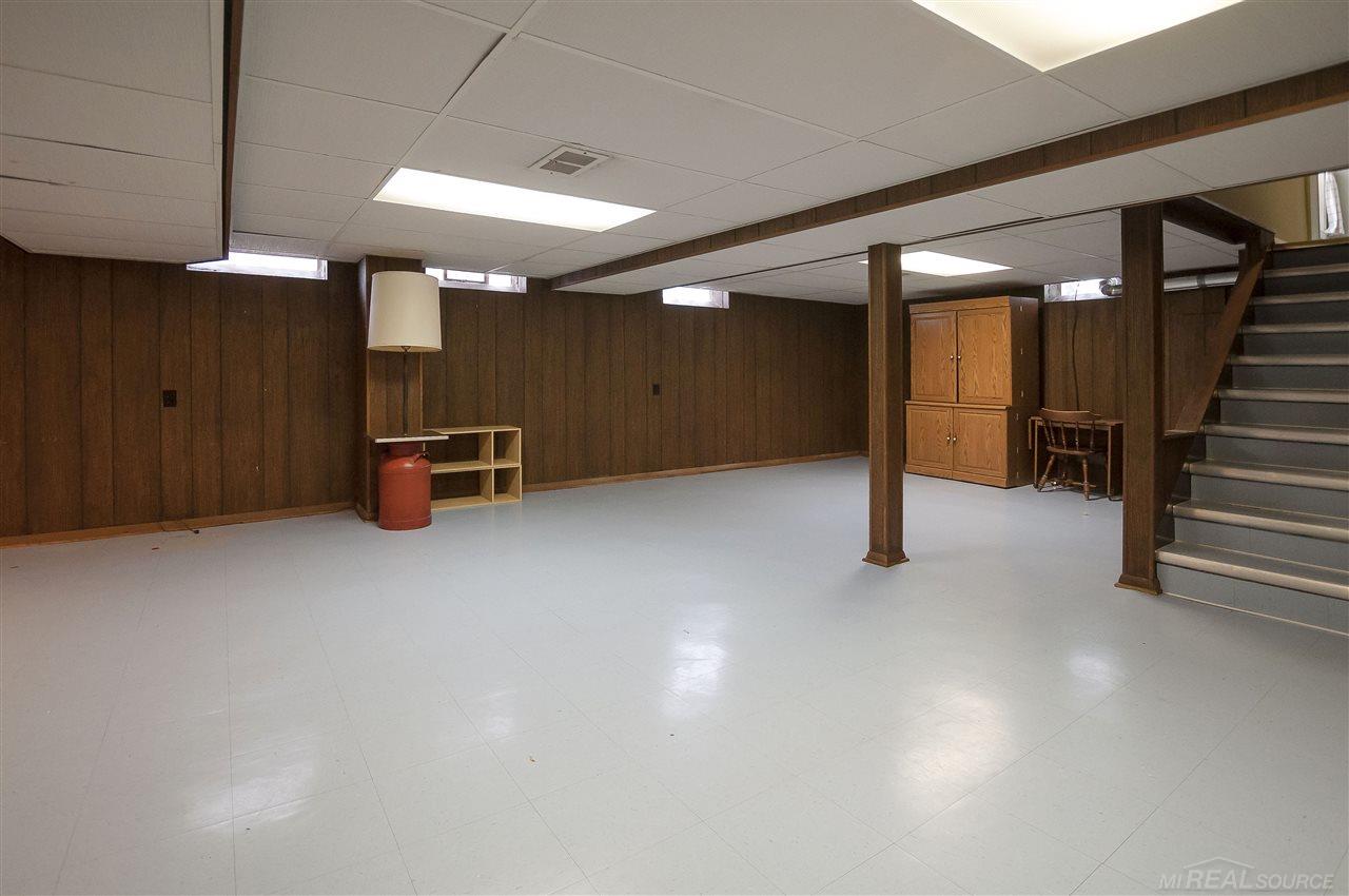 1220 Fairholme Road Grosse Pointe Woods, MI 48236 - Photo 35 of 41