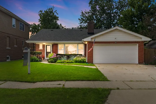 $450,000 | 3326 Prairie Avenue, Brookfield, IL 60513