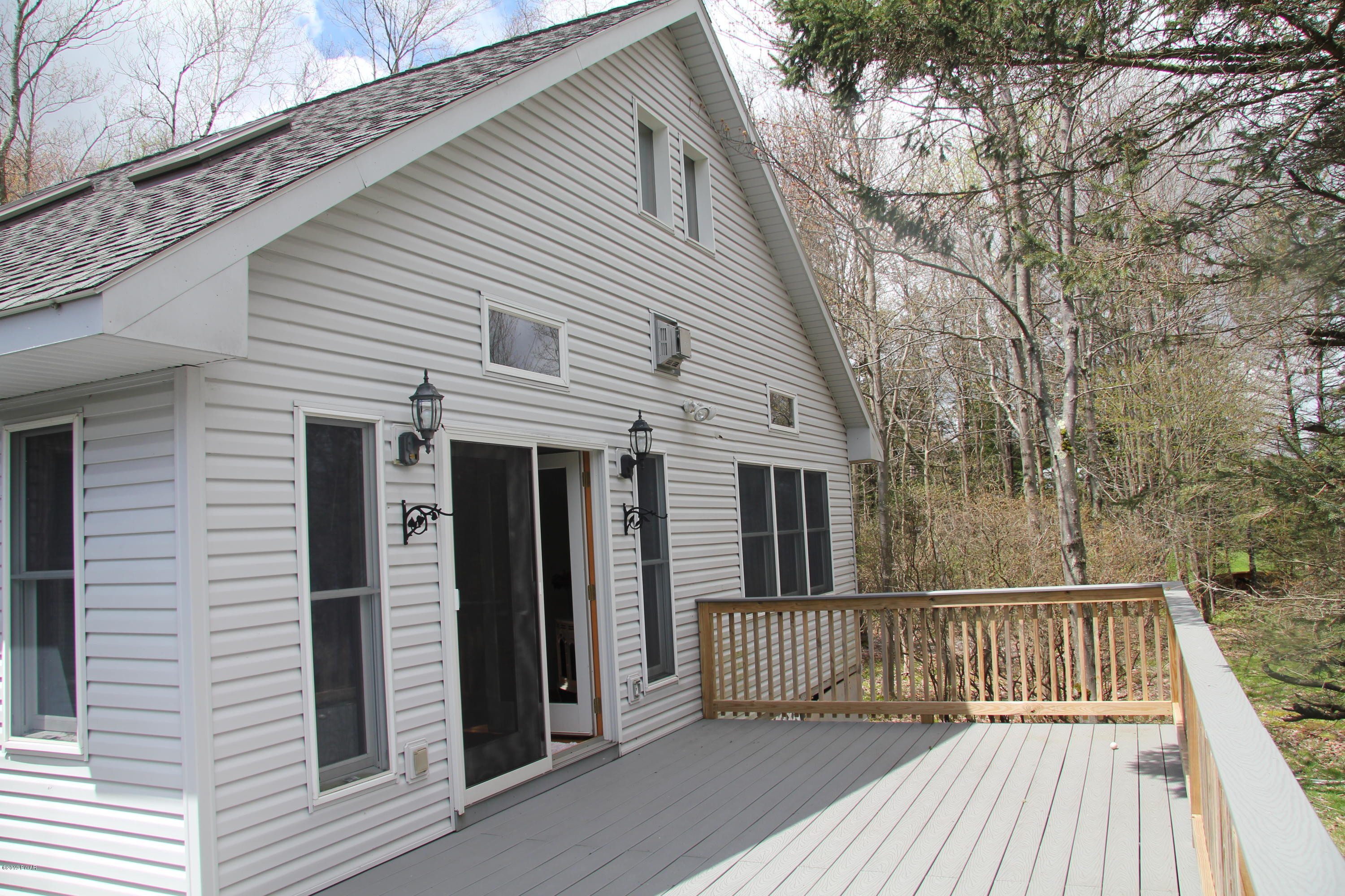 290 Lake Lorain Road Poyntelle, PA 18454 - Photo 17 of 21