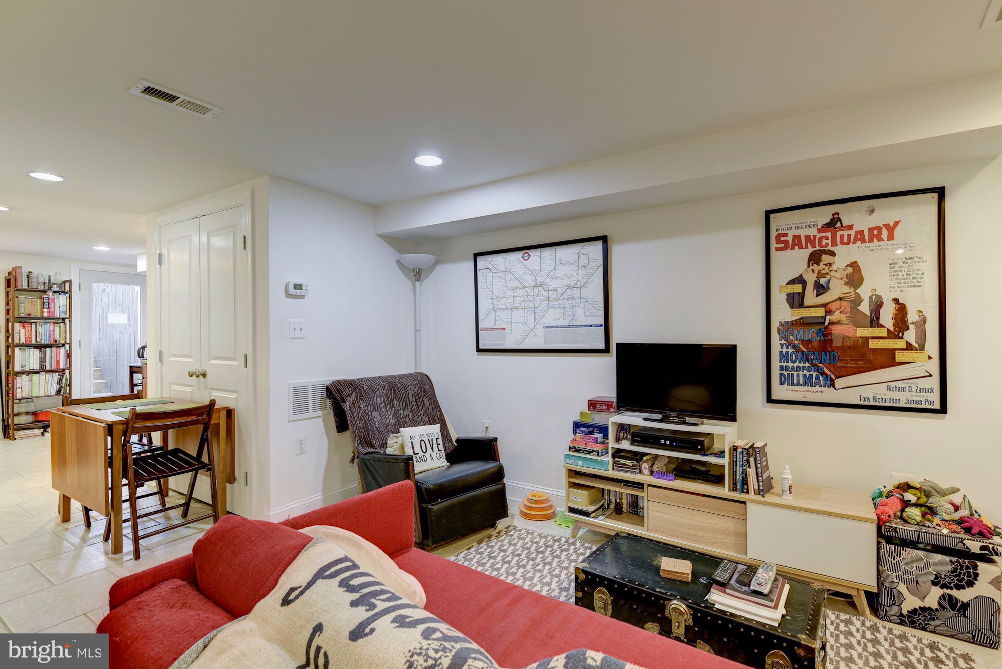 1114 Spring Road Northwest Washington, DC 20010 - Photo 29 of 34