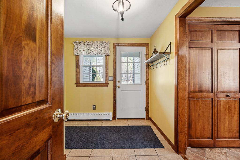 7 Crestview Drive Rutland, MA 01543 - Photo 4 of 30